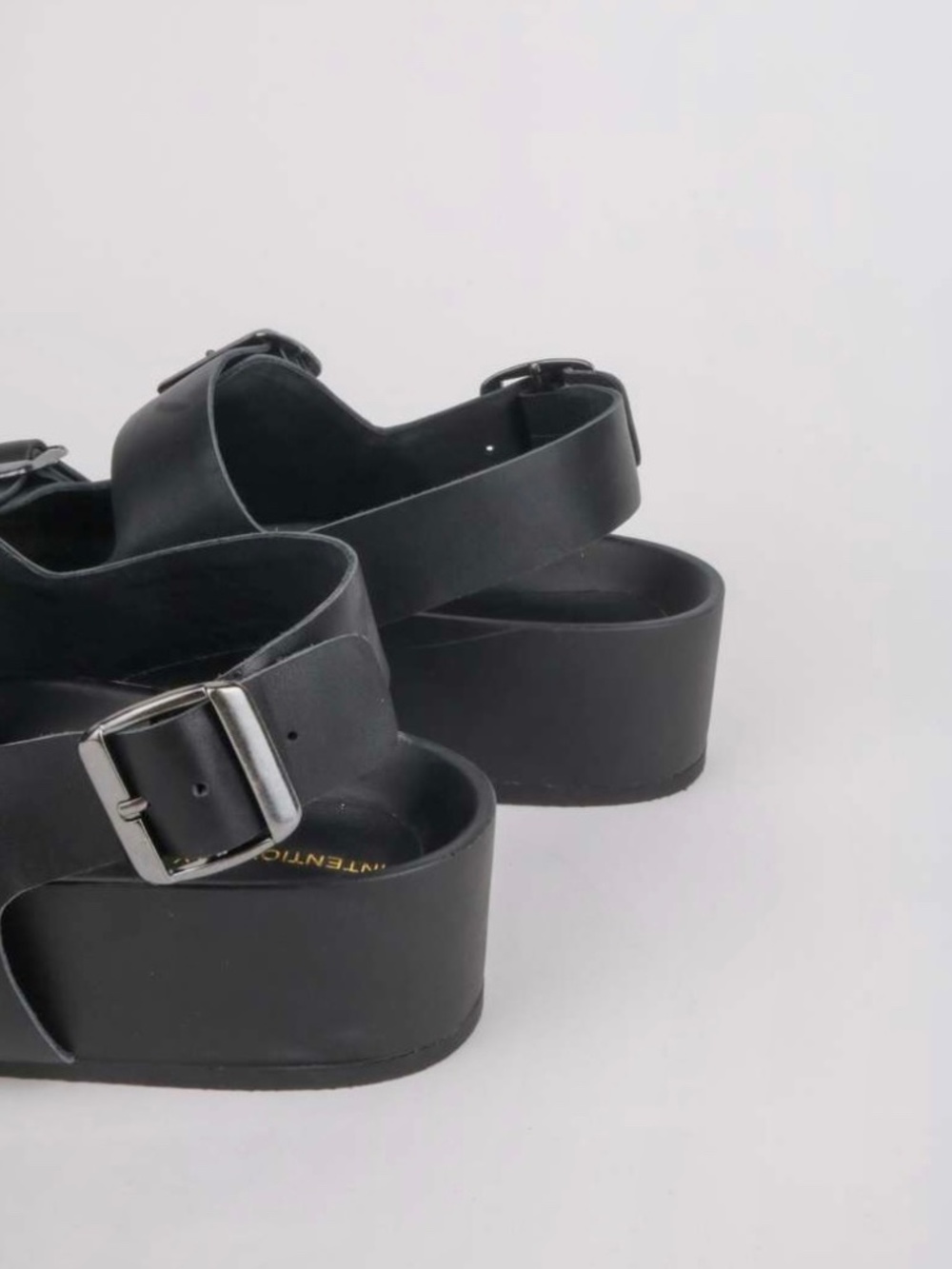 NEW INTENTIONALLY BLANK EXXY Flatform Sandal Black Size 6 - Picture 4 of 14